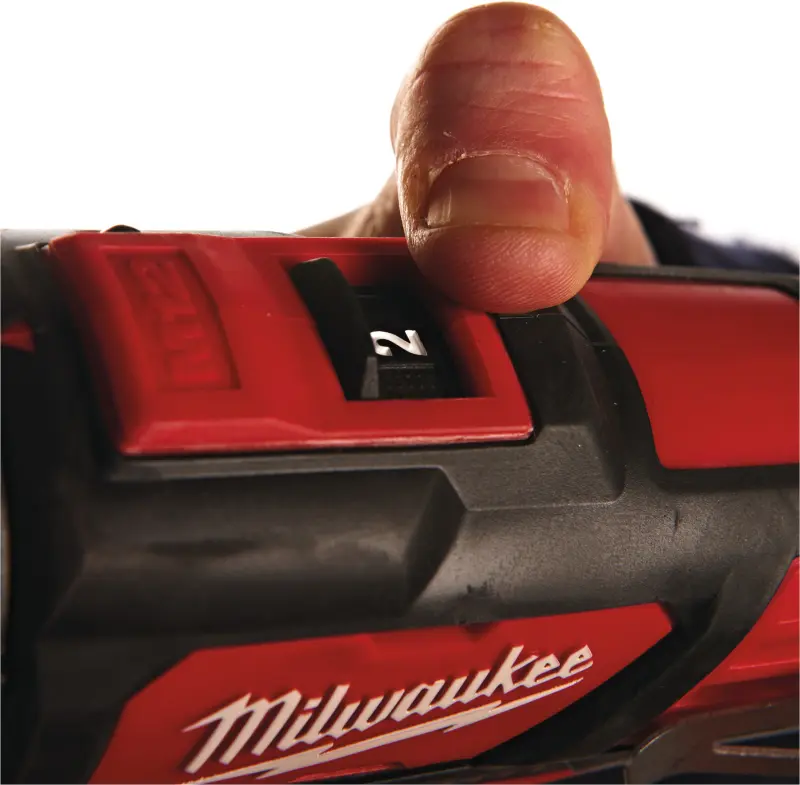 Aku subkompaktní příklepová vrtačka Milwaukee M12 BPD-202C (MI4933441940)